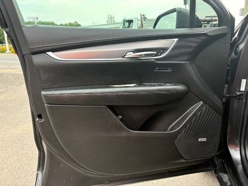 Used 2017 Cadillac XT5 Premium Luxury AWD/4WD image 11
