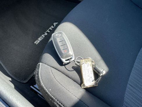 Used 2025 Nissan Sentra SV image 21