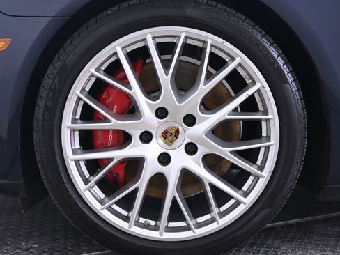 Certified 2020 Porsche Panamera GTS image 11