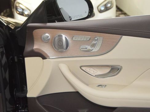 Used 2020 Mercedes-Benz E 450 4MATIC Cabriolet image 27
