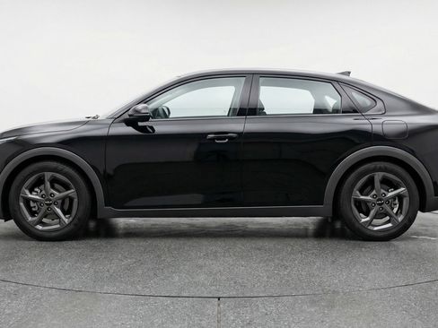 Used 2025 Kia K4 LXS image 5