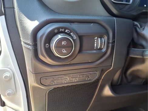 Used 2024 Jeep Gladiator Mojave w/ Technology Group AWD/4WD image 25