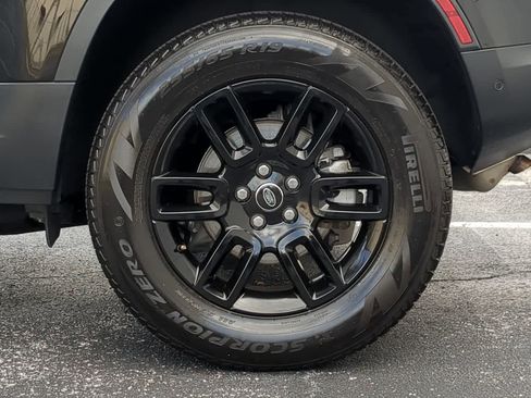 Used 2025 Land Rover Defender 110 S image 14