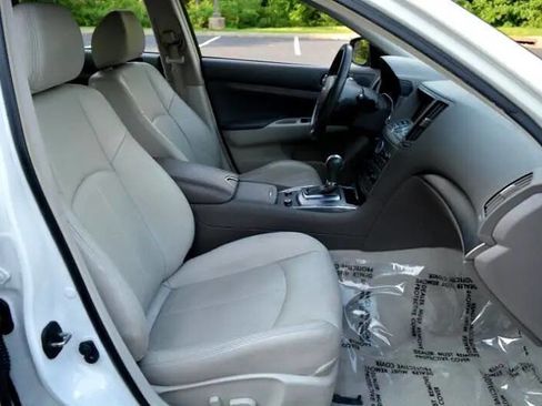 Used 2015 INFINITI Q40 w/ Moonroof Package image 18