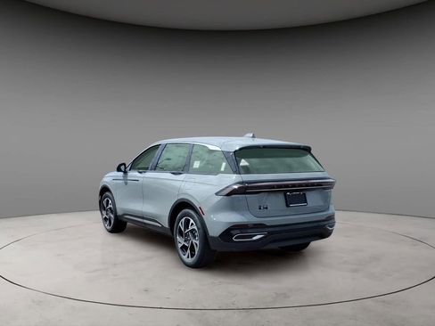 New 2026 Lincoln Nautilus Premier AWD/4WD image 3