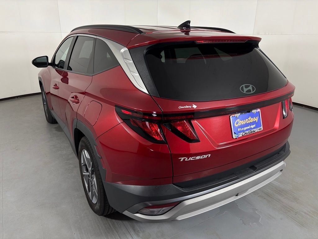 Used 2025 Hyundai Tucson SEL FWD image 6