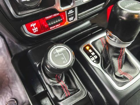 Used 2020 Jeep Gladiator Rubicon image 23