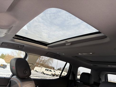 Used 2023 GMC Acadia AT4 w/ Preferred Package image 7