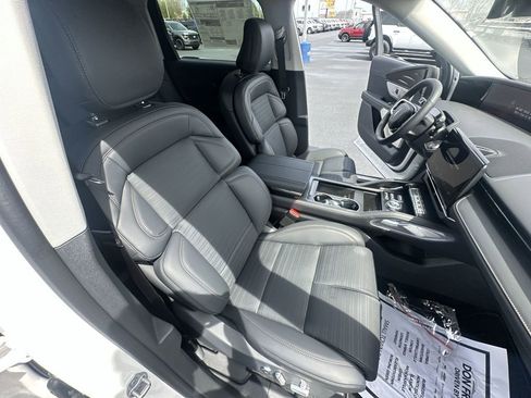 New 2026 Lincoln Nautilus Reserve AWD/4WD image 30