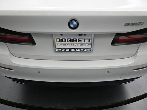 Used 2021 BMW 530i w/ Premium Package image 12