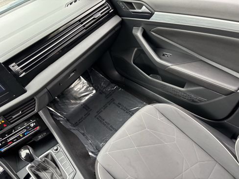 Used 2025 Volkswagen Jetta Sport image 14