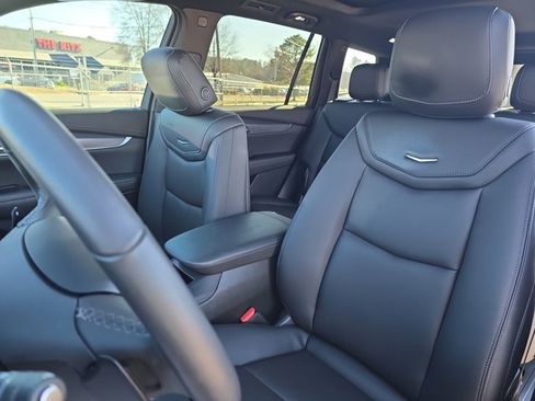 Certified 2024 Cadillac XT6 Luxury image 16