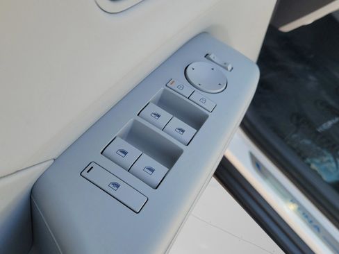 New 2026 Hyundai Kona SEL Premium image 18