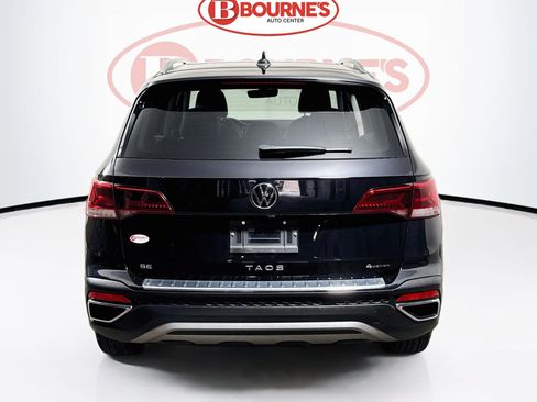 Used 2023 Volkswagen Taos SE w/ Panoramic Sunroof Package AWD/4WD image 10