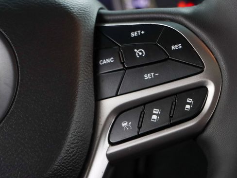 Used 2022 Jeep Cherokee Limited AWD/4WD image 14