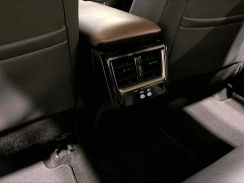 Used 2024 Toyota Crown AWD/4WD image 34