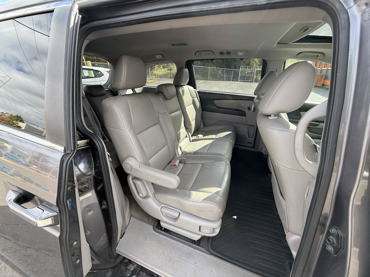 Used 2015 Honda Odyssey EX-L image 16