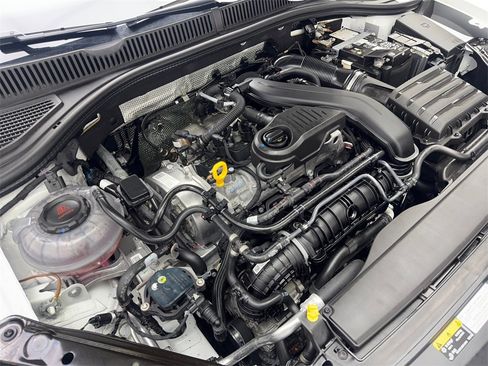 Used 2025 Volkswagen Jetta SE w/ Sunroof Package image 76