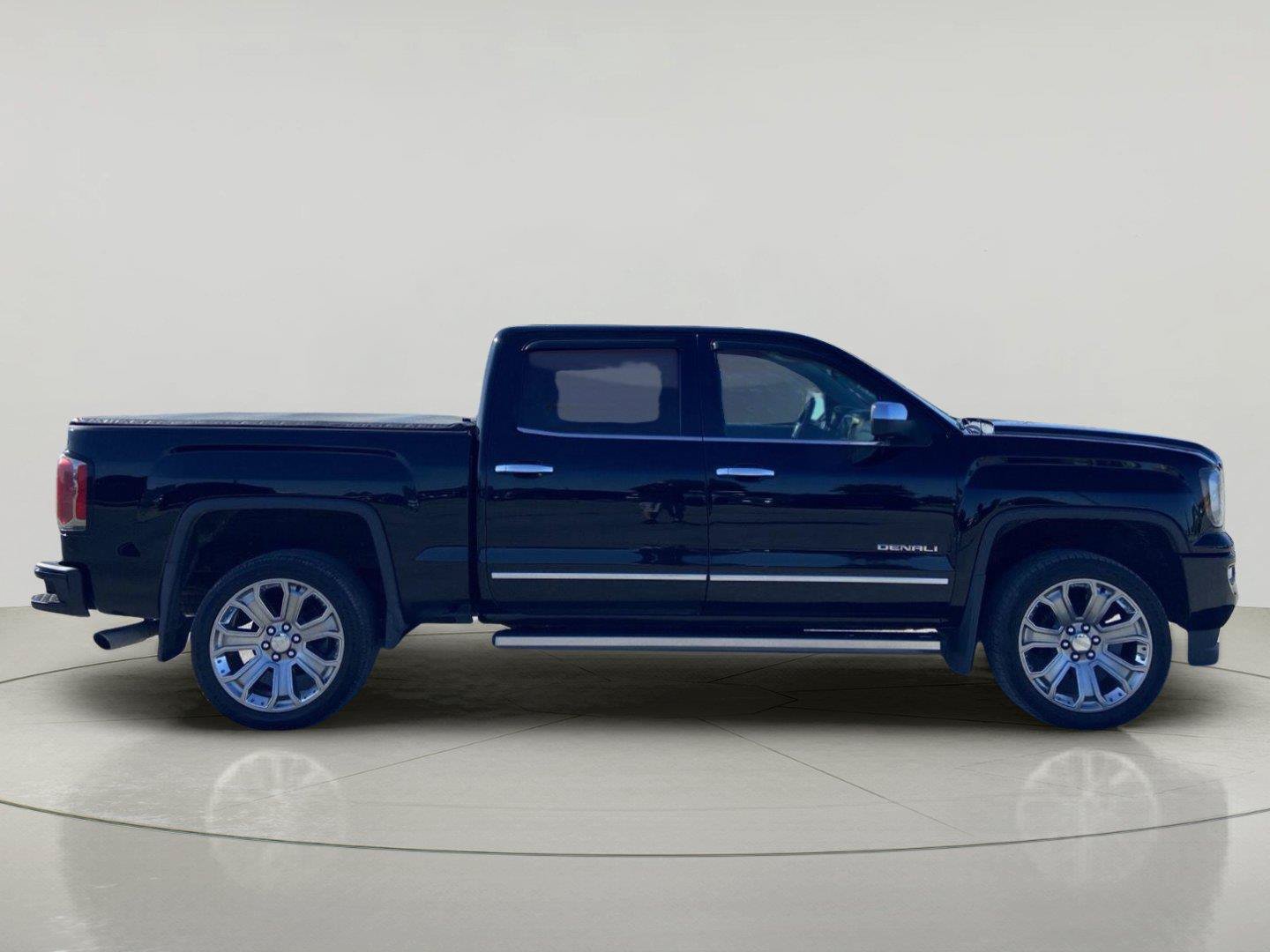 Used 2018 GMC Sierra 1500 Denali w/ Denali Ultimate Package AWD/4WD image 10