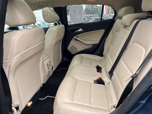 Used 2019 Mercedes-Benz GLA 250 4MATIC w/ Premium Package image 15