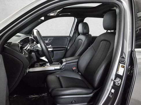 Certified 2026 Mercedes-Benz GLB 250 4MATIC w/ Sun & Sound Package image 18