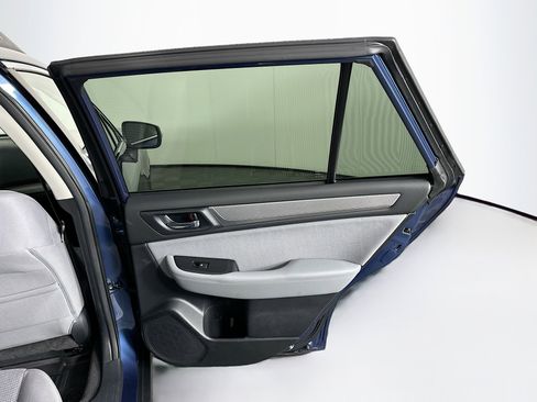 Used 2019 Subaru Outback 2.5i Premium image 28