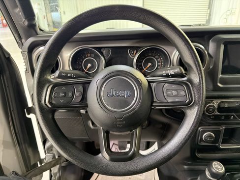 Used 2022 Jeep Gladiator Sport w/ Trailer Tow Package image 13