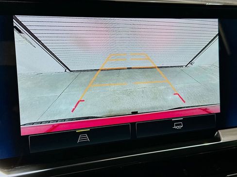 Used 2024 Chevrolet Silverado 1500 LT Trail Boss w/ Protection Package image 14