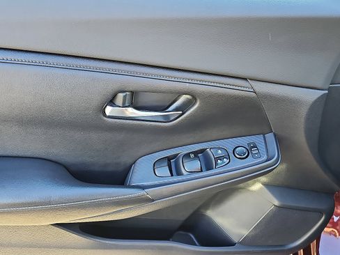 Used 2020 Nissan Sentra SV image 13