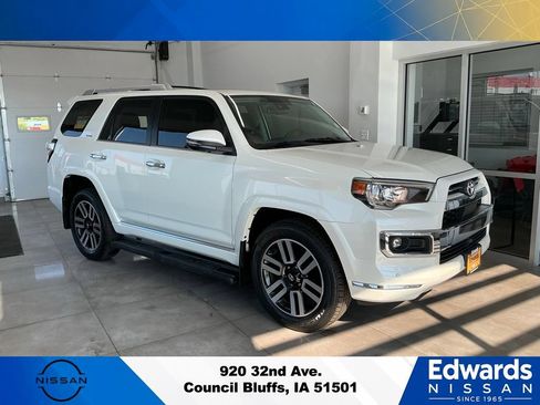 Used 2023 Toyota 4Runner Limited AWD/4WD image 2
