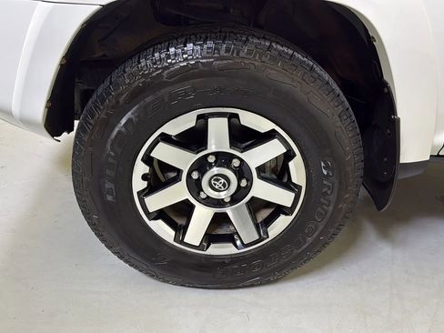 Used 2021 Toyota 4Runner TRD Off-Road Premium w/ Moonroof Package AWD/4WD image 31