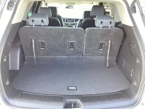 Used 2021 Buick Enclave Essence image 15