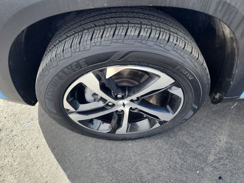 Certified 2024 Chevrolet Trax RS image 30