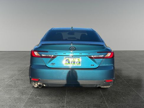 Used 2025 Toyota Camry SE w/ Convenience Package image 6