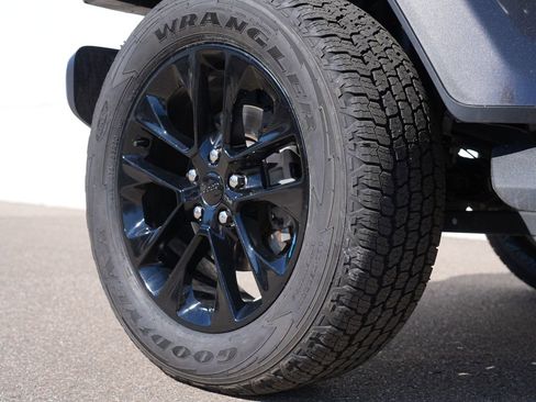 Used 2023 Jeep Wrangler Unlimited Sahara w/ Cold Weather Group image 31