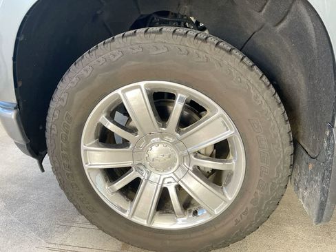 Used 2019 Chevrolet Silverado 1500 High Country image 10