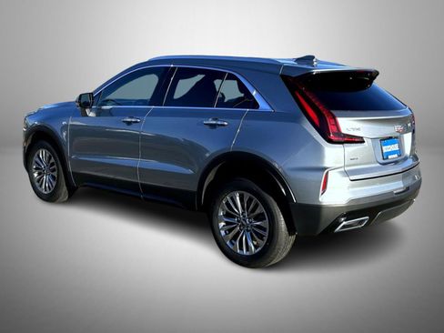 Used 2024 Cadillac XT4 Premium Luxury image 7