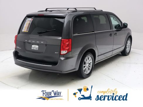 Used 2020 Dodge Grand Caravan SXT FWD image 4