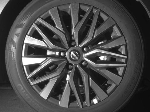 Used 2025 Nissan Altima 2.5 SV image 13