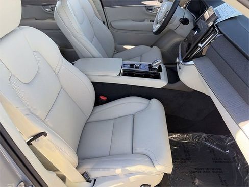New 2026 Volvo XC90 B6 Ultra w/ Protection Package image 11