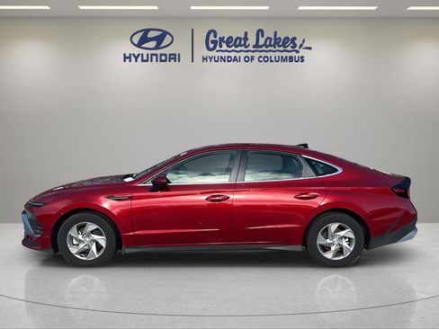 Certified 2025 Hyundai Sonata SE image 2