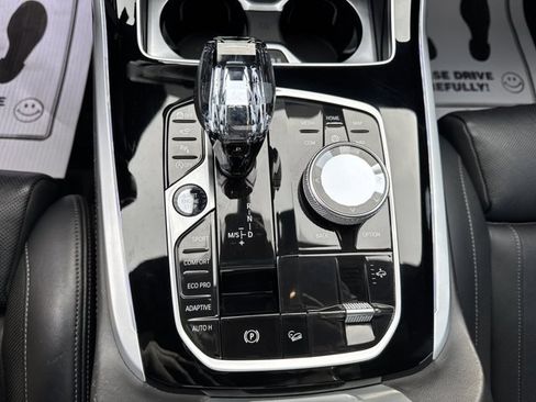 Used 2022 BMW X7 M50i image 22