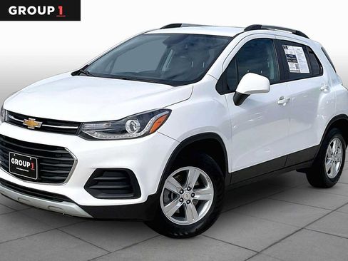 Used 2022 Chevrolet Trax LT w/ LT Convenience Package AWD/4WD image 1