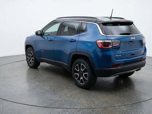 Used 2025 Jeep Compass Trailhawk AWD/4WD image 6