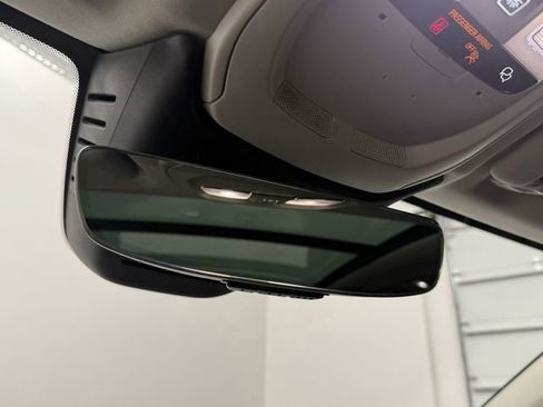 Certified 2023 Volvo XC60 B5 Ultimate w/ Climate Package image 20