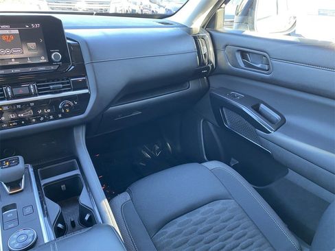 New 2025 Nissan Pathfinder SV image 19