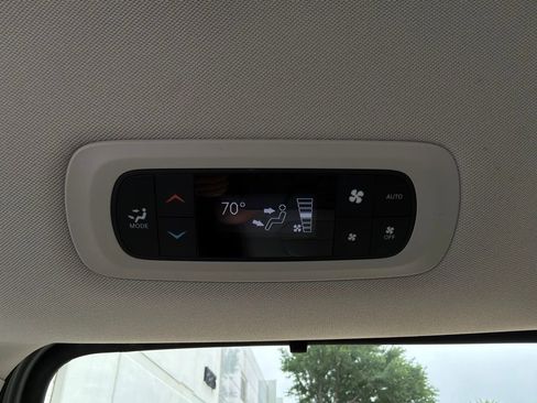 Used 2017 Chrysler Pacifica Touring-L Plus w/ Advanced Safetytec Group image 15