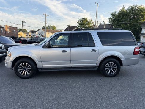 Used 2017 Ford Expedition EL XLT w/ Equipment Group 202A AWD/4WD image 5