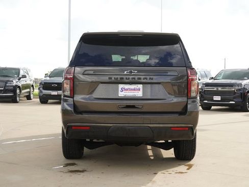 Used 2021 Chevrolet Suburban Z71 w/ Luxury Package AWD/4WD image 8
