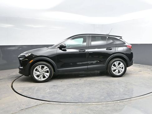 Used 2025 Buick Encore GX Preferred AWD/4WD image 4